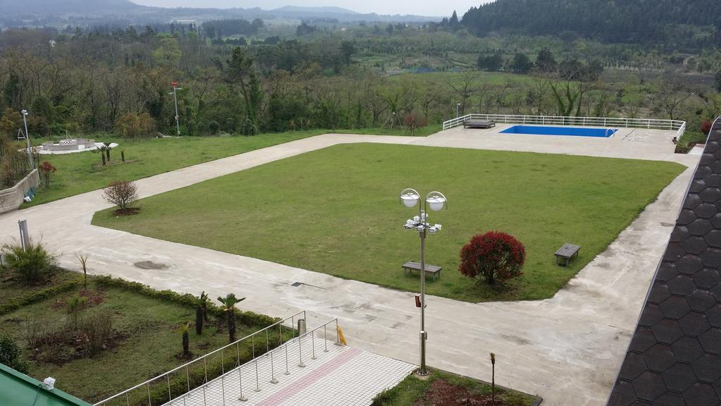 Geomunoreum Hostel Чечжу Екстер'єр фото