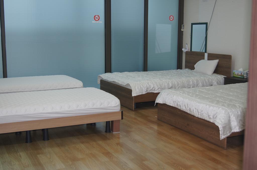 Geomunoreum Hostel Чечжу Екстер'єр фото
