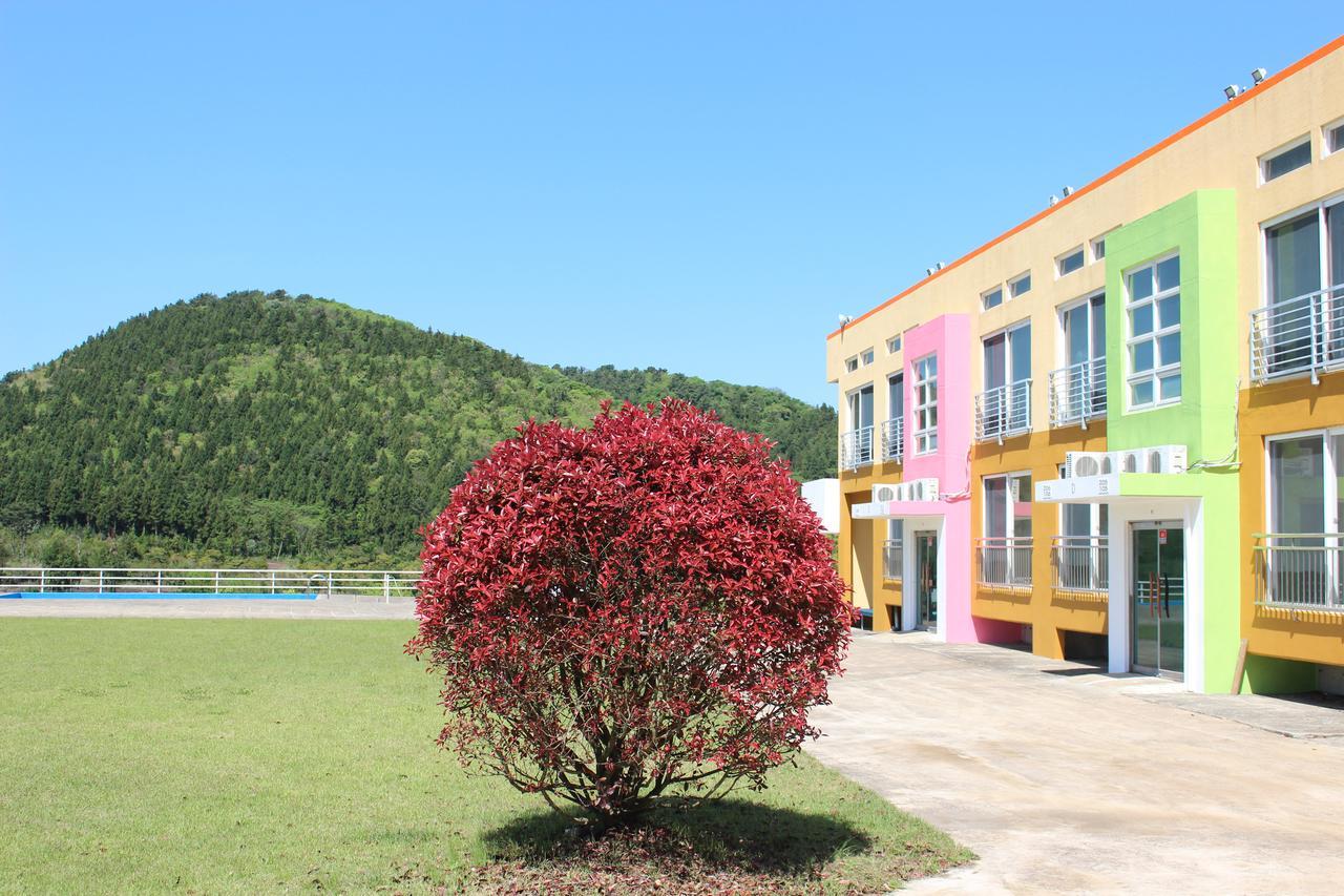 Geomunoreum Hostel Чечжу Екстер'єр фото